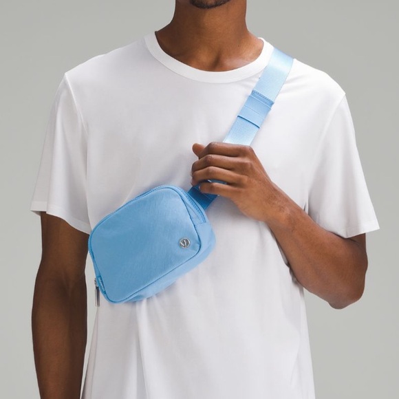 Lululemon AERO BLUE 1L Belt Bag - Picture 1 of 1